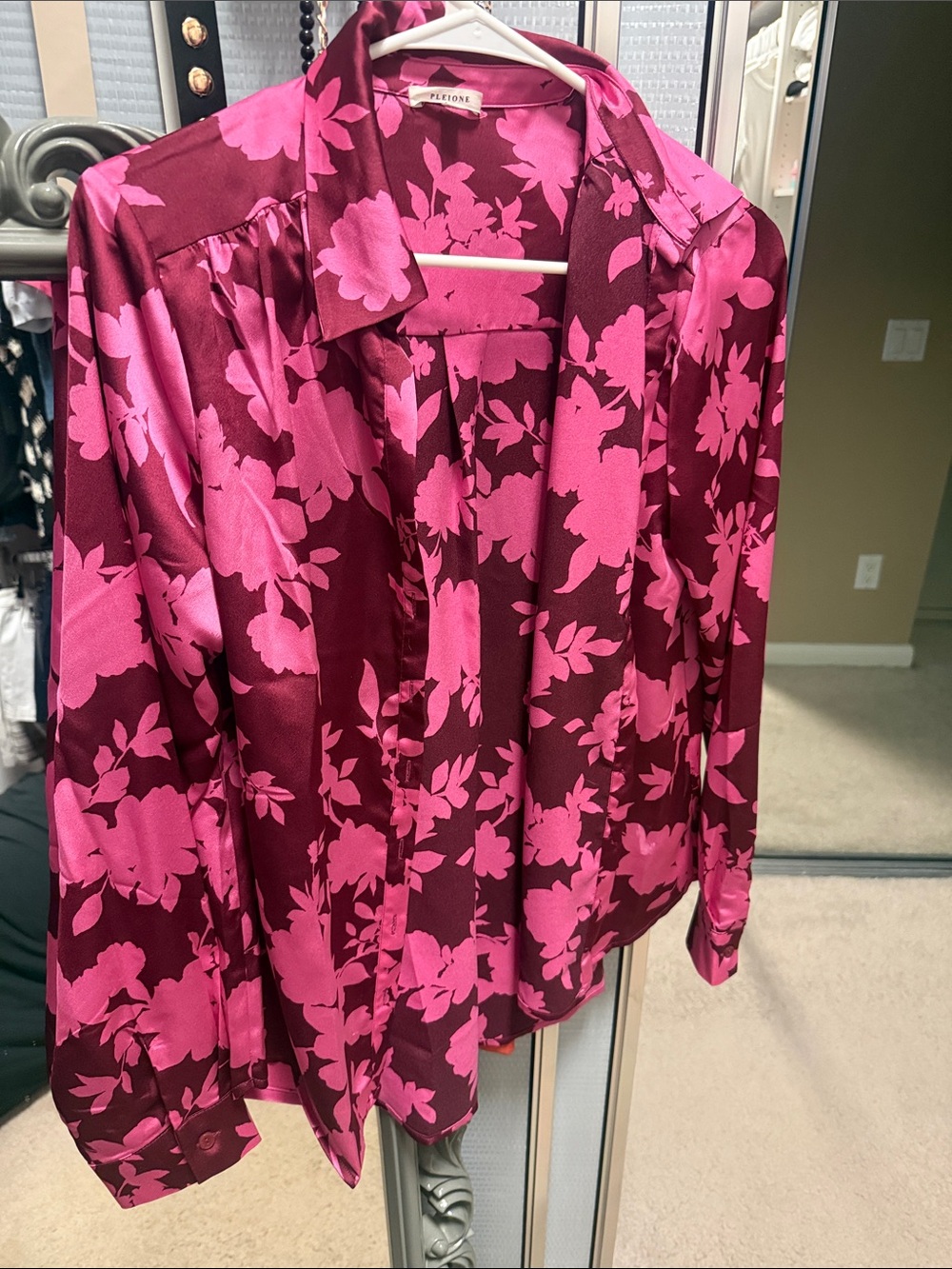 Bundle of 3 Floral Tops - Picture 9 of 11